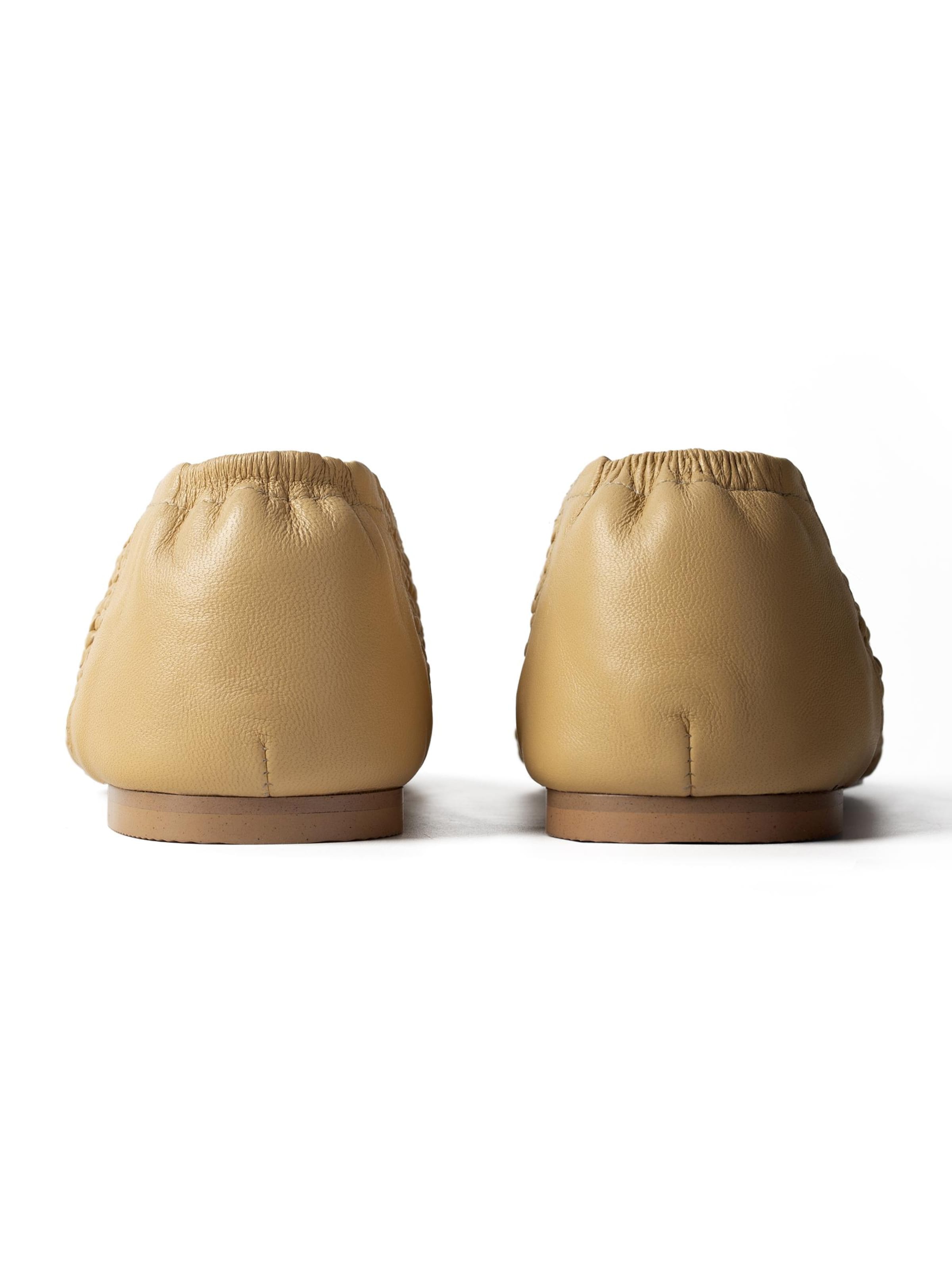 L37 HANDMADE SHOES Huisschoenen 'REMEMBER THIS MORNING' in Beige