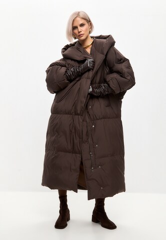 Manteau d’hiver CESARE GASPARI en marron