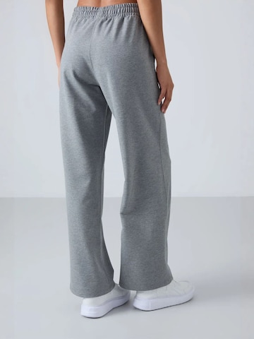 Tommy Life Wide leg Workout Pants in Grey