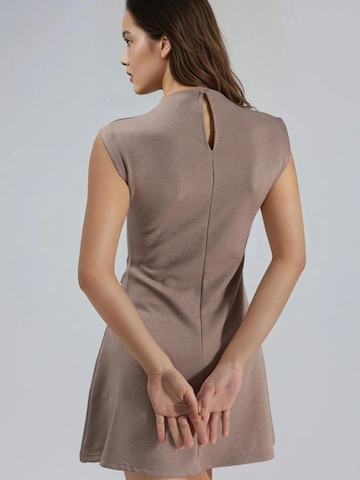 Busem - Vestido em bege