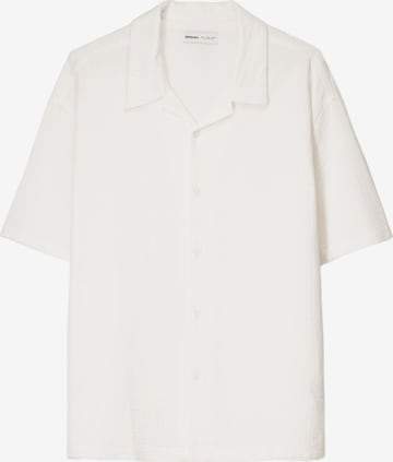 Bershka Comfort fit Camicia in Beige ABOUT YOU