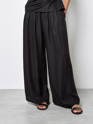 Apricot Wide leg Trousers ' ' in Black