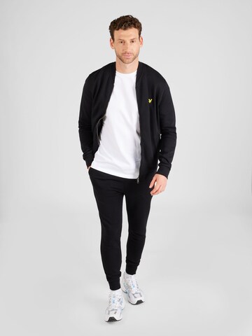 Effilé Pantalon Lyle & Scott en noir