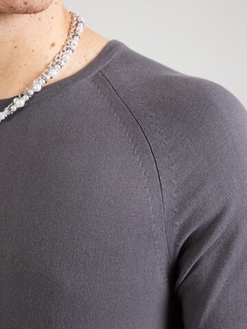 s.Oliver Svetr – šedá