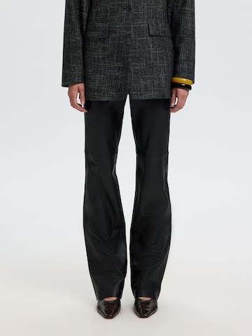 SELECTED Regular Trousers in Black: front