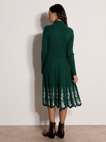 Robe ' ' Apricot en vert