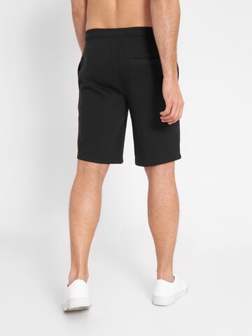 BENCH Regular Shorts 'Rollo in Schwarz