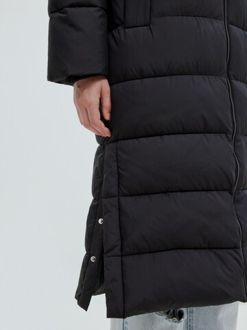 Cappotto invernale 'Brady' di EDITED in nero