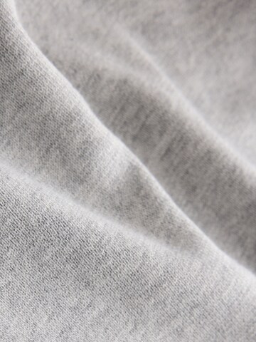 Next Pullover in Grau
