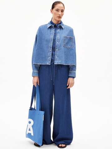 Chemisier 'Nalaani' ARMEDANGELS en bleu