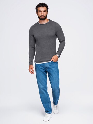 Pullover di Ombre in grigio