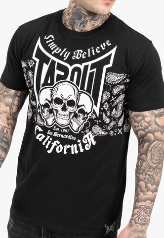 Tapout - Camiseta 'ADELANTOS' en negro