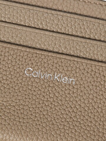 Calvin Klein Kartenetui in Braun