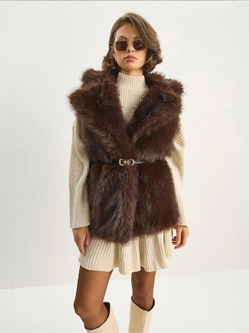 Bianco Lucci - Colete em castanho