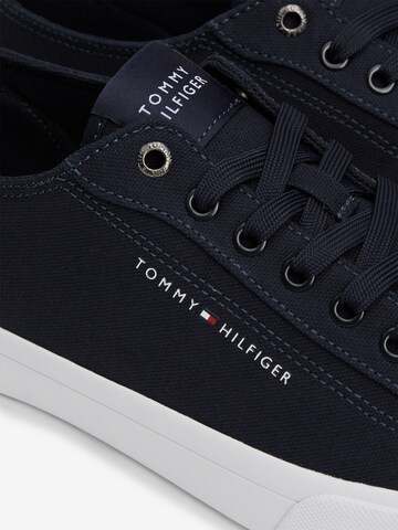 TOMMY HILFIGER Sneakers laag in Blauw