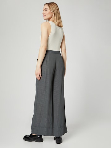 Guido Maria Kretschmer Women Wide leg Pleat-Front Pants 'Mira' in Grey