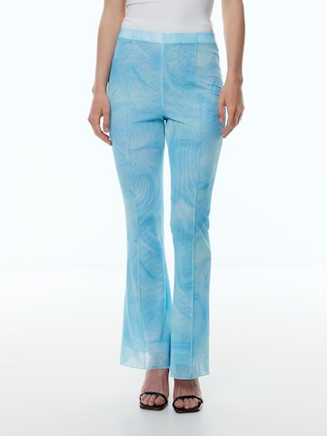 EDITED Rozkloszowany krój Spodnie 'Ronina' w kolorze niebieski: przód