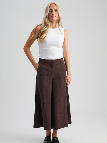 Wide leg Pantaloni 'Suzanna' di Peppercorn in marrone: frontale