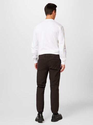 Redefined Rebel - Tapered Pantalón 'Romeo' en negro