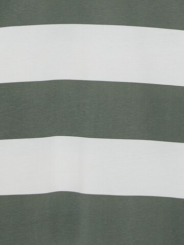 Tricou de la Pull&Bear pe verde