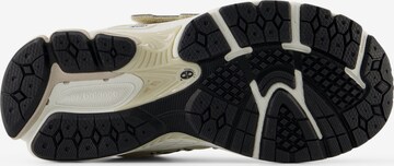 new balance Sneakers '2002' in Beige
