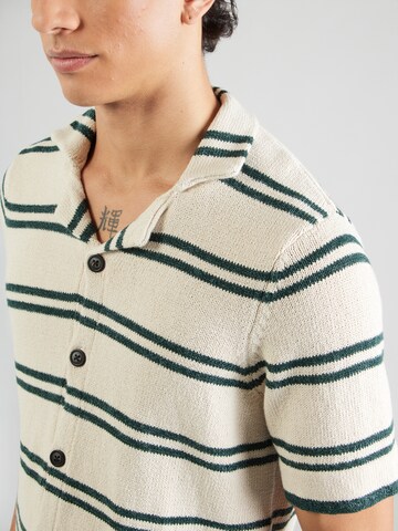 bēšs Kronstadt Standarta piegriezums Krekls 'Nile'