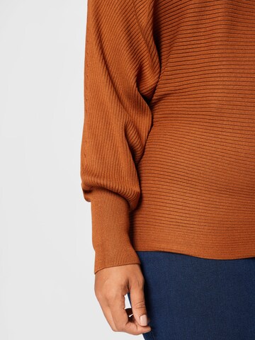 ONLY Curve Sweter 'ADALINE' w kolorze brązowy