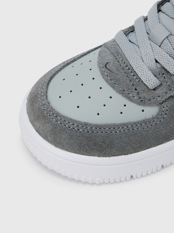 Sneaker 'Force 1 EasyOn BT Essential+' de la Nike Sportswear pe gri