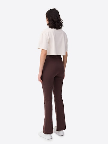 évasé Pantalon de sport 4F en marron