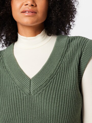 Vila Curve Sweater in Green