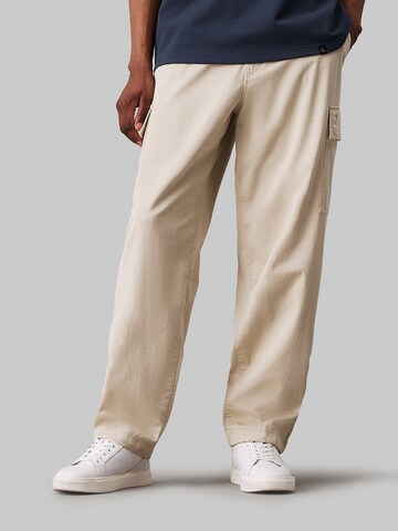 Calvin Klein Jeans Wide leg Cargobroek in Beige: voorkant