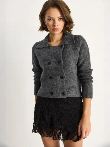 Cardigan Bianco Lucci en gris