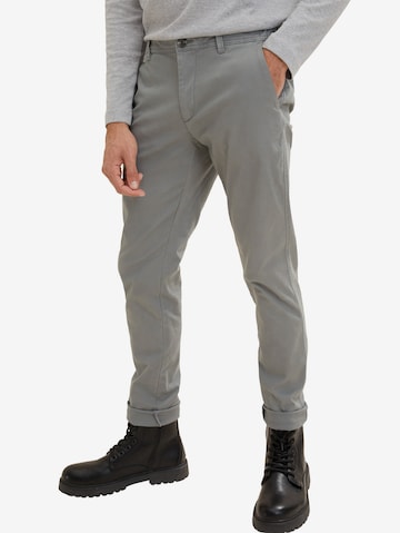 TOM TAILOR Regularen Chino hlače | siva barva