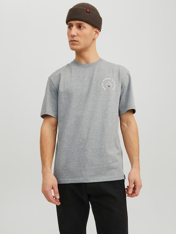 R.D.D. ROYAL DENIM DIVISION T-shirt i grå: framsida
