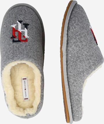 TOMMY HILFIGER Slippers in Grey