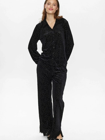 Maglietta 'Hadlee' di NÜMPH in nero