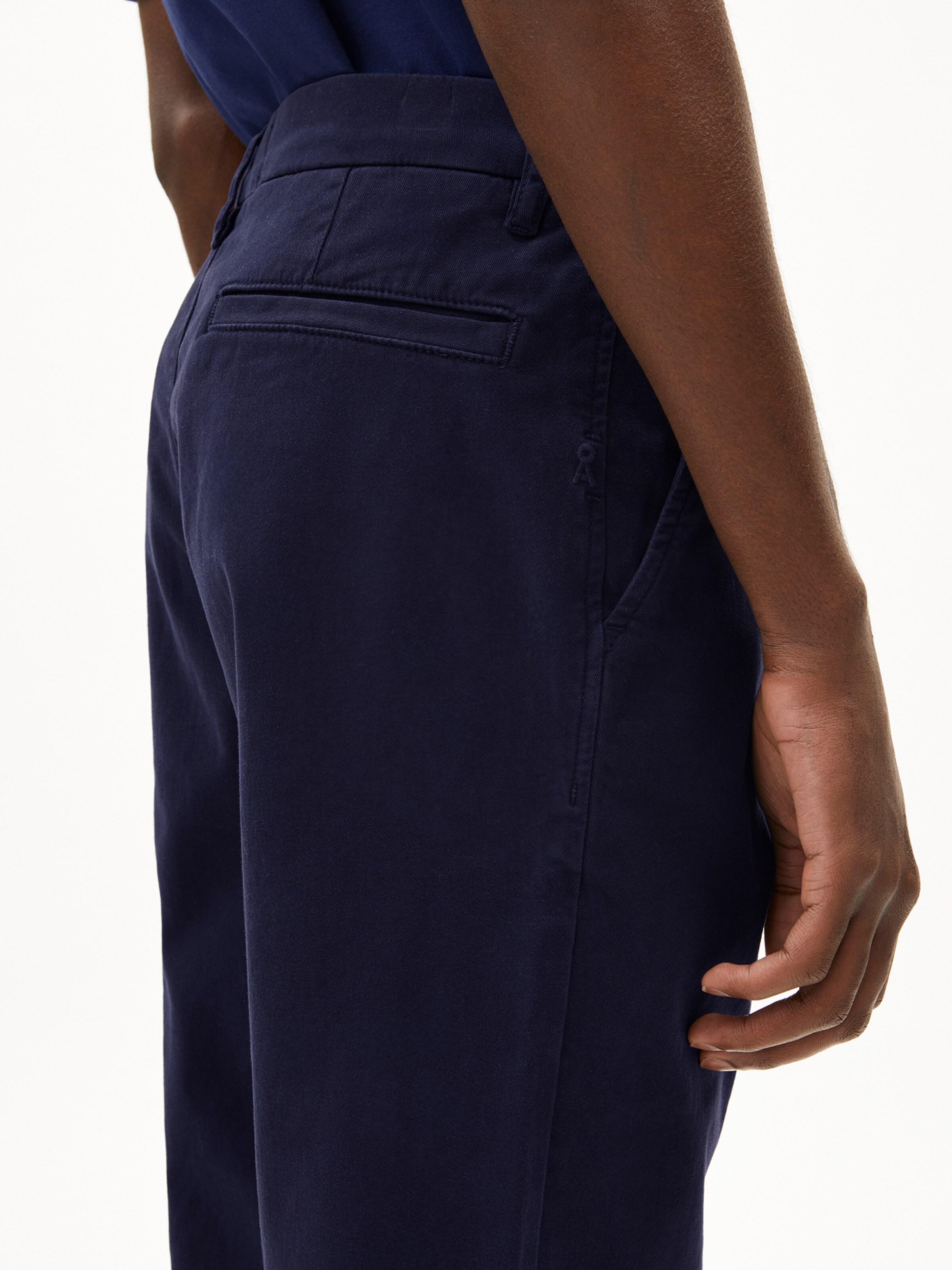 Regular Pantalon chino 'AASTER' ARMEDANGELS en bleu