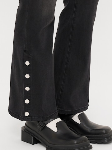 Only PetiteBootcut/trapezice Traperice 'ONLWAUW' - crna boja