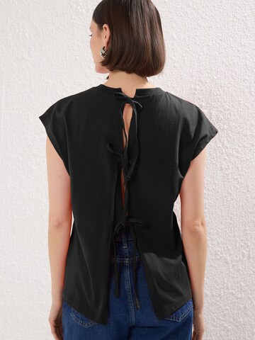 T-shirt Trendyol en noir