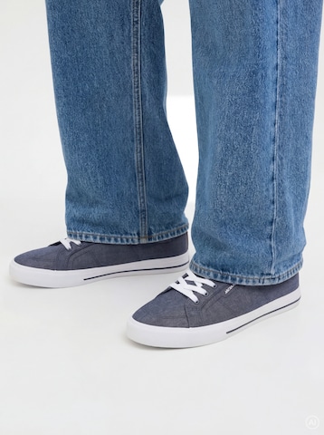 JACK & JONES Низкие кроссовки 'JFWJERRY' в Серый: спереди