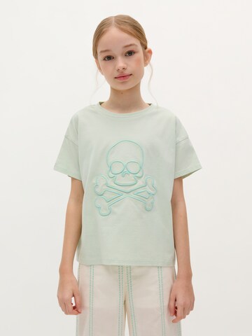 Tricou de la Scalpers pe verde