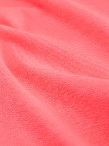 Top de la Next pe roșu