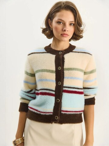 Giacchetta di Bianco Lucci in beige: frontale