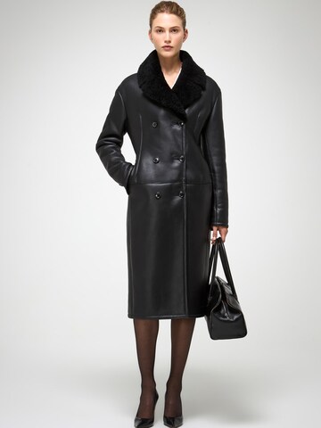 V S P Wintermantel 'Celina' in Schwarz