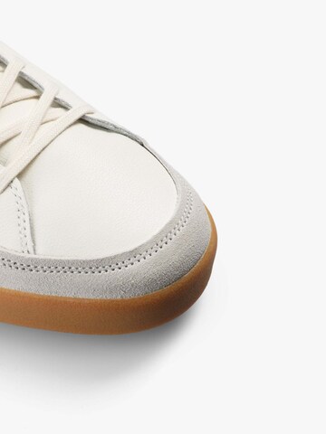Scalpers Platform trainers 'Marnie' in White