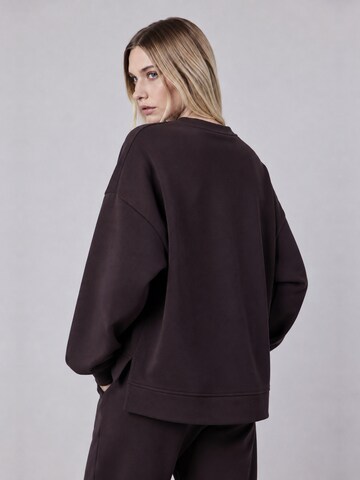 Sweat-shirt 'Felpa Felpata Girocollo' OWN Off With Nature en marron