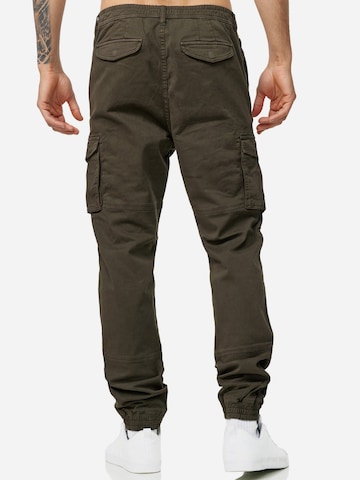 Tazzio Regular Cargohose 'A300' in Grün