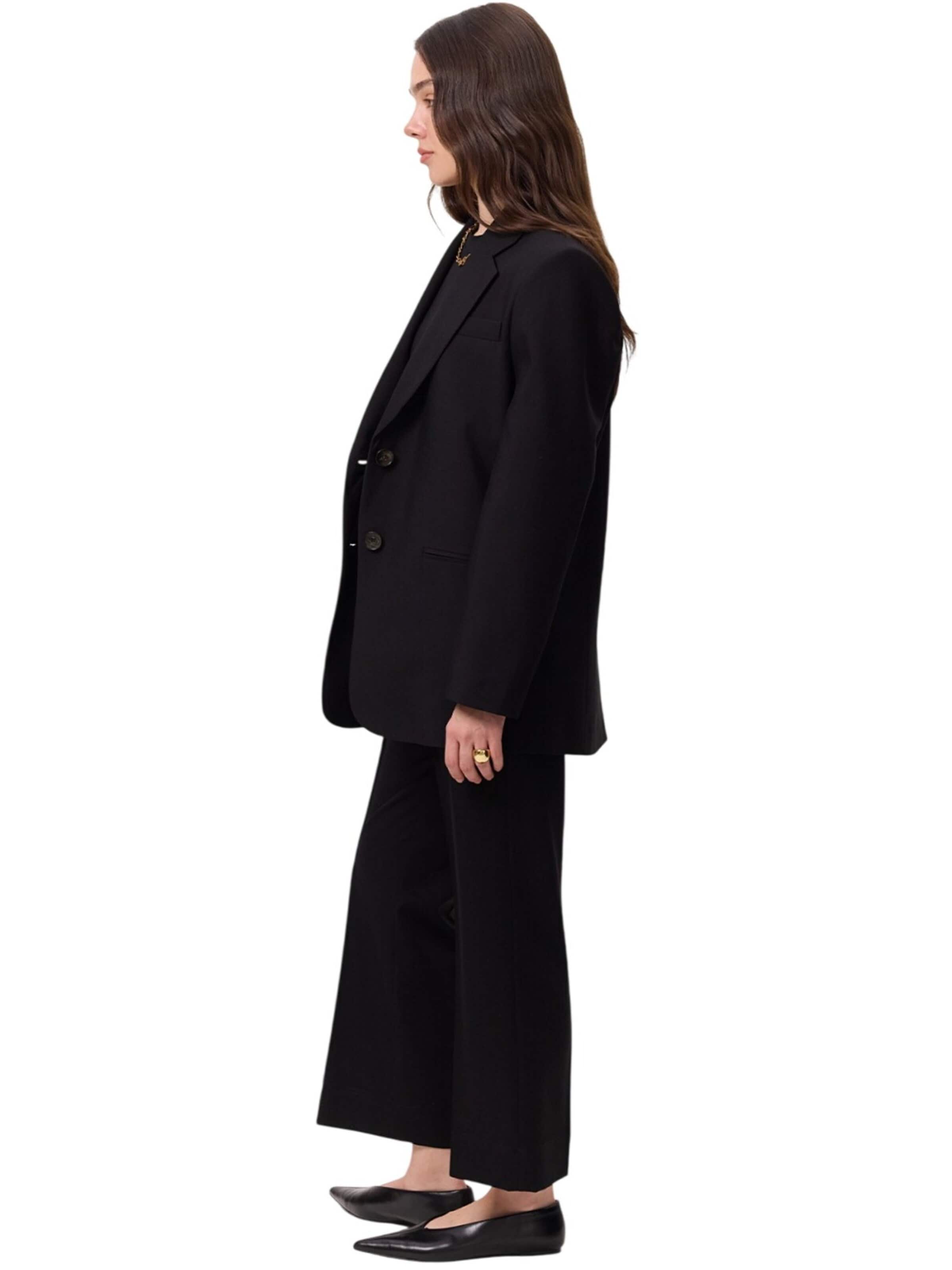 MANUKA Regular Trousers in Black