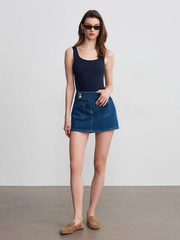 Top di Dilvin in blu