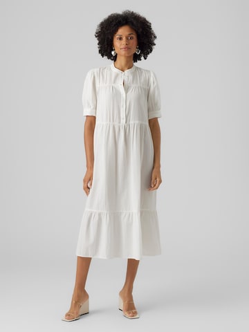 VERO MODA - Vestidos camiseiros 'Milan' em branco